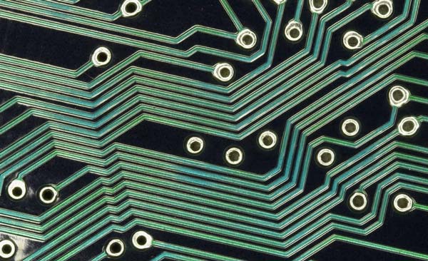 激光切割??15?m的pcb電路板鉆孔應用(圖2)